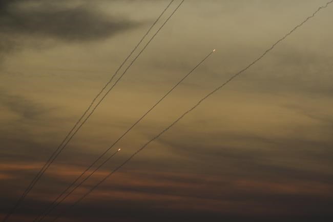 Live updates | Airstrikes ravage swaths of Gaza after Israeli troops and tanks briefly enter | iNFOnews.ca Live updates | Airstrikes ravage swaths of Gaza after Israeli troops and tanks briefly enter | iNFOnews.ca
