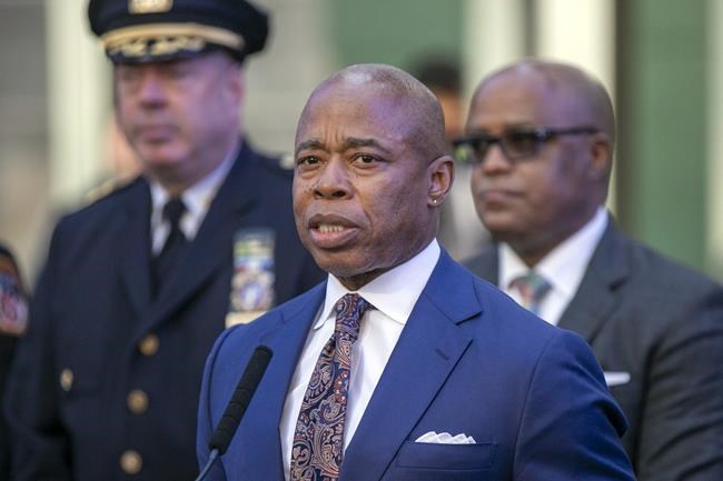 New York City sets up office to give migrants one-way tickets out of town | iNFOnews.ca