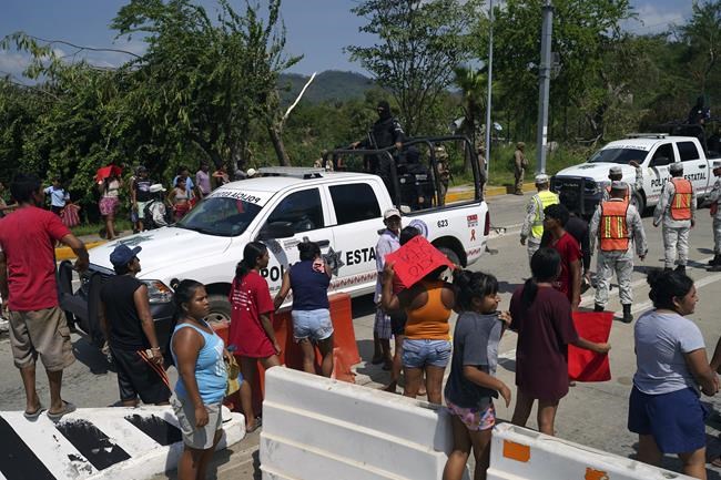 Desperate Acapulco residents demand government aid days after Hurricane Otis | iNFOnews.ca Desperate Acapulco residents demand government aid days after Hurricane Otis | iNFOnews.ca