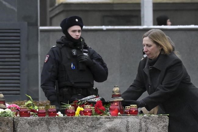 Russians commemorate victims of Soviet repression as a present-day crackdown on dissent intensifies | iNFOnews.ca