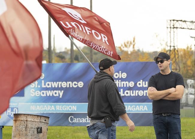 Unifor says tentative deal reached to end strike at St. Lawrence Seaway authority | iNFOnews.ca
