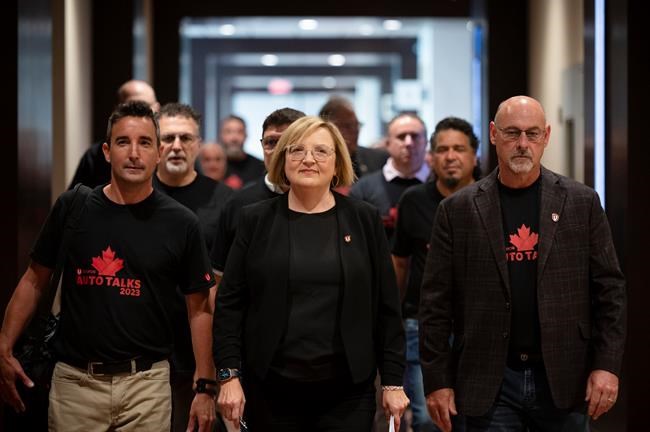 Unifor reaches tentative deal with Stellantis, end of auto bargaining within sight | iNFOnews.ca