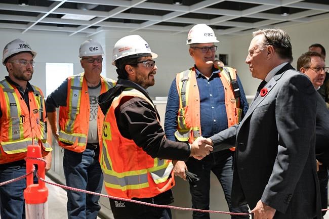 Labour shortages: Quebec to fast-track training for some in-demand construction jobs | iNFOnews.ca