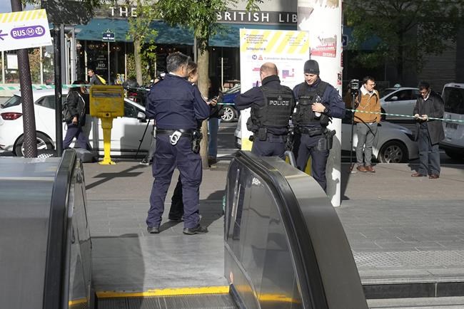 Paris police open fire on a woman who allegedly made death threats in the latest security incident | iNFOnews.ca Paris police open fire on a woman who allegedly made death threats in the latest security incident | iNFOnews.ca