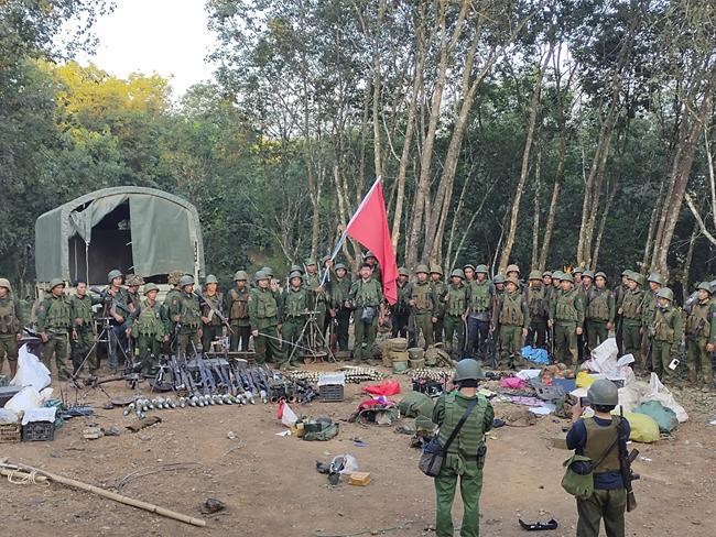 Myanmar's army chief vows counterattacks on armed groups that captured northeastern border towns | iNFOnews.ca