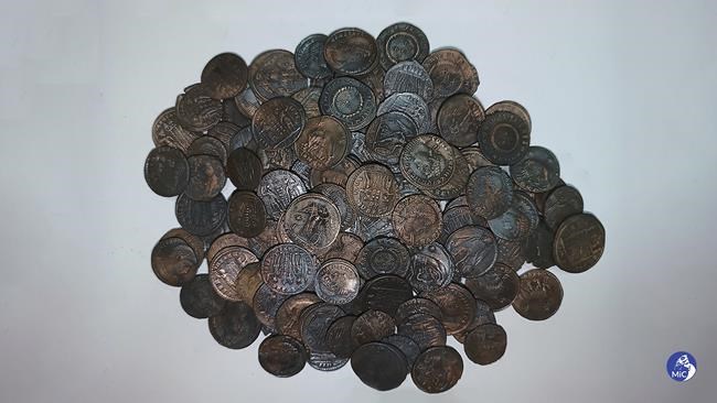 Tens of thousands of ancient coins have been found off Sardinia. They may be spoils of a shipwreck | iNFOnews.ca Tens of thousands of ancient coins have been found off Sardinia. They may be spoils of a shipwreck | iNFOnews.ca