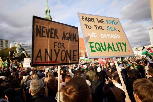 Protest marches from US to Berlin call for immediate halt to Israeli bombing of Gaza | iNFOnews.ca