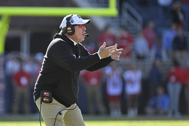 Texas A&M fires coach Jimbo Fisher, a move that will cost the school $75M | iNFOnews.ca