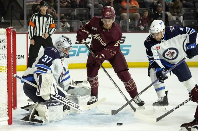Niederreiter nets hat trick as Jets clip Coyotes 5-3 | iNFOnews.ca Niederreiter nets hat trick as Jets clip Coyotes 5-3 | iNFOnews.ca