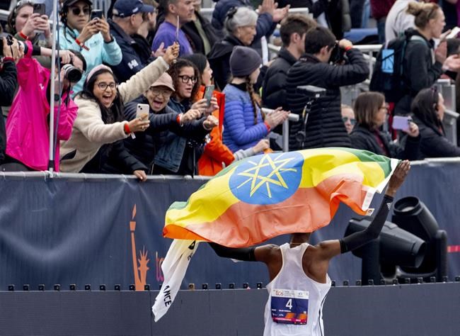 Tamirat Tola sets NYC Marathon course record to win men's race; Hellen Obiri takes women's title | iNFOnews.ca