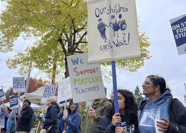 Teachers in Portland, Oregon, strike for a 4th day amid impasse with school district | iNFOnews.ca