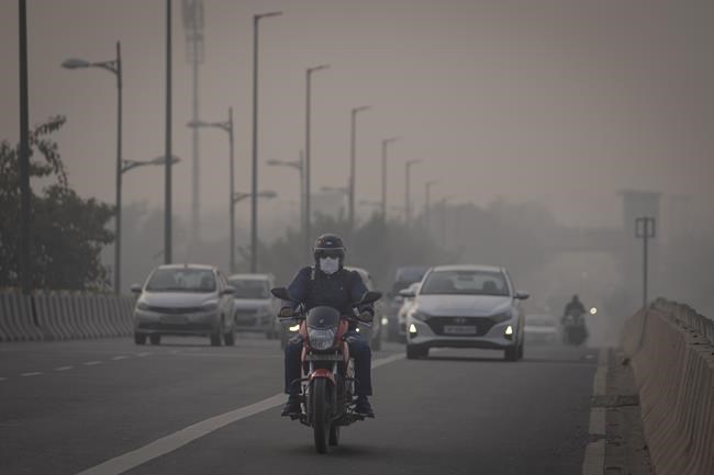 Masks are back, construction banned and schools shut as toxic air engulfs New Delhi | iNFOnews.ca