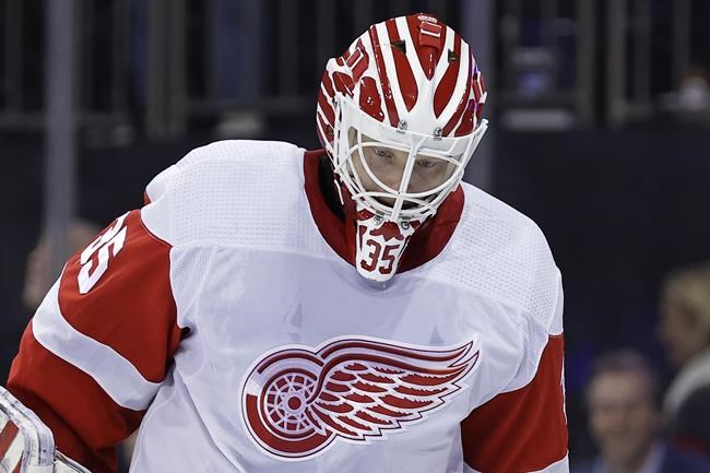 NHL roundup: Sharks finally net first win, edge Flyers 2-1 | iNFOnews.ca