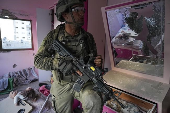 Israeli military tour of northern Gaza reveals ravaged buildings, toppled trees, former weapons lab | iNFOnews.ca Israeli military tour of northern Gaza reveals ravaged buildings, toppled trees, former weapons lab | iNFOnews.ca