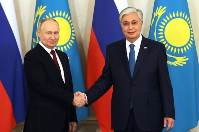 Putin visits Kazakhstan, part of his efforts to cement ties with ex-Soviet neighbors | iNFOnews.ca