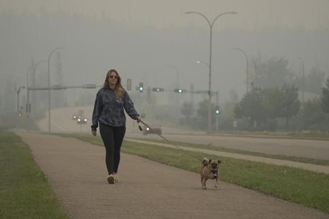 Canada says it can fight climate change and be major oil nation. Massive fires may force a reckoning | iNFOnews.ca Canada says it can fight climate change and be major oil nation. Massive fires may force a reckoning | iNFOnews.ca