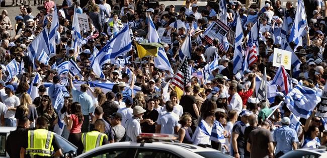 Demonstrators brawl outside LA's Museum of Tolerance after screening of Hamas attack video | iNFOnews.ca