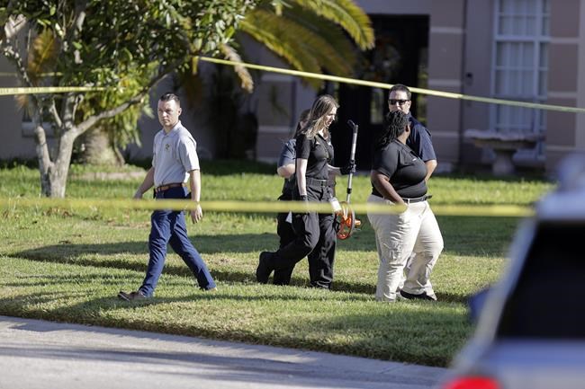 Two Florida deputies seriously injured after they were intentionally struck by a car, sheriff says | iNFOnews.ca Two Florida deputies seriously injured after they were intentionally struck by a car, sheriff says | iNFOnews.ca