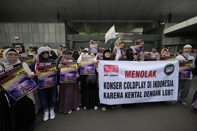 Conservative Muslims protest Coldplay's planned concert in Indonesia over the band's LGBTQ+ support | iNFOnews.ca