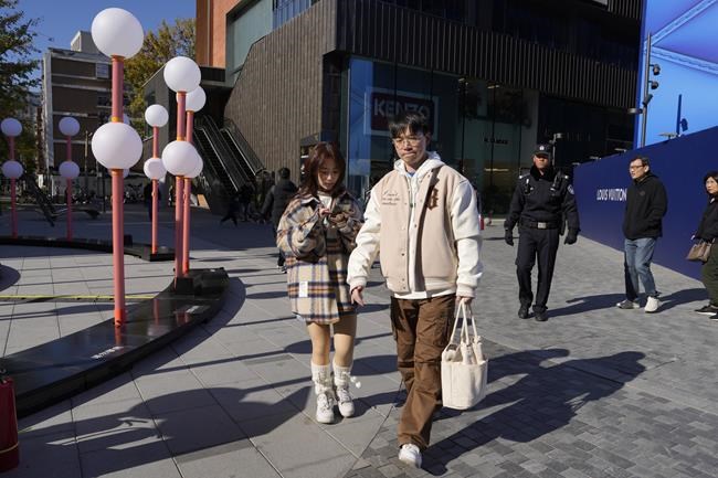 Worried Chinese shoppers scrimp, dimming the appeal of a Singles' Day shopping extravaganza | iNFOnews.ca Worried Chinese shoppers scrimp, dimming the appeal of a Singles' Day shopping extravaganza | iNFOnews.ca