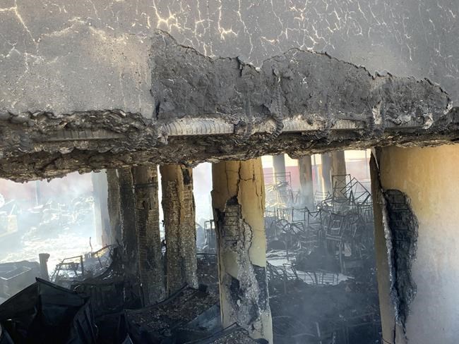 Fire closes major highway in Los Angeles | iNFOnews.ca Fire closes major highway in Los Angeles | iNFOnews.ca