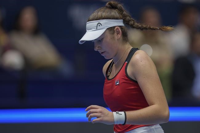 Fernandez clinches win as Canada tops Italy in Billie Jean King Cup Finals | iNFOnews.ca