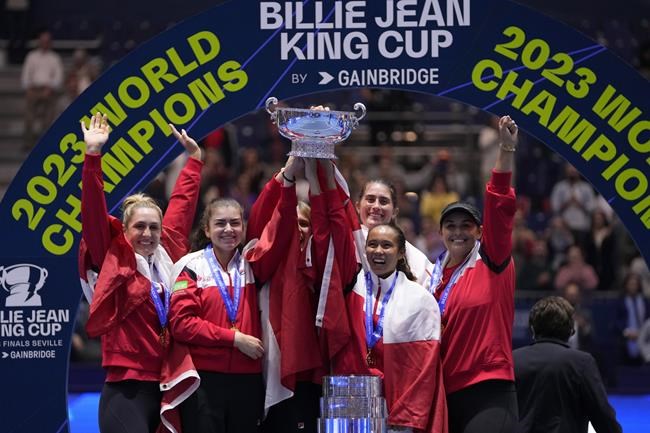 Canada on top of team tennis mountain after beating Italy to win Billie Jean King Cup | iNFOnews.ca Canada on top of team tennis mountain after beating Italy to win Billie Jean King Cup | iNFOnews.ca