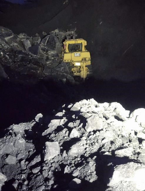 Alberta regulator probes mine wall 'instabilities' after worker nearly buried: union | iNFOnews.ca Alberta regulator probes mine wall 'instabilities' after worker nearly buried: union | iNFOnews.ca