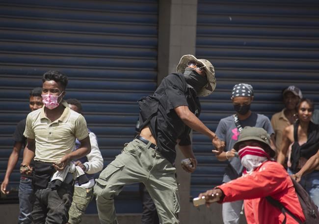 Madagascar police impose curfew on eve of presidential election, after polling stations torched | iNFOnews.ca