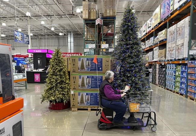 Retail sales slip in October as consumers pull back after summer splurges | iNFOnews.ca
