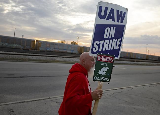 Union workers at Stellantis and Ford close to ratifying deals that would end lengthy labor disputes | iNFOnews.ca