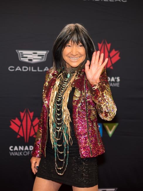 'This is my life': Buffy Sainte-Marie pushes against doubts over Indigenous ancestry | iNFOnews.ca