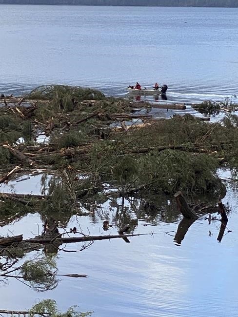 Officials begin clearing debris while 3 remain missing in Alaska landslide that left 3 dead | iNFOnews.ca Officials begin clearing debris while 3 remain missing in Alaska landslide that left 3 dead | iNFOnews.ca