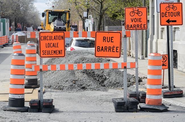 Twenty-two per cent of construction cones in downtown Montreal are 'useless': report | iNFOnews.ca