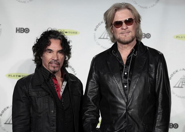 Daryl Hall is suing John Oates over plan to sell stake in joint venture. A judge has paused the sale | iNFOnews.ca