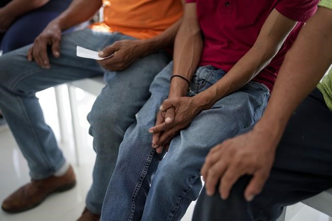 Tensions simmer as newcomers and immigrants with deeper US roots strive for work permits | iNFOnews.ca Tensions simmer as newcomers and immigrants with deeper US roots strive for work permits | iNFOnews.ca