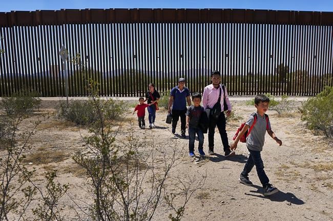 US closes border crossing to vehicles and limits traffic at another in response to illegal entries | iNFOnews.ca US closes border crossing to vehicles and limits traffic at another in response to illegal entries | iNFOnews.ca
