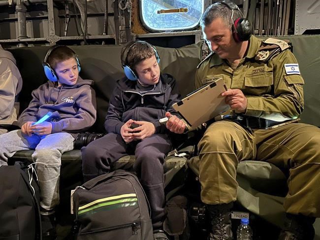 Live updates | Israel releases Palestinian prisoners and Hamas frees 11 hostages as truce extended | iNFOnews.ca Live updates | Israel releases Palestinian prisoners and Hamas frees 11 hostages as truce extended | iNFOnews.ca