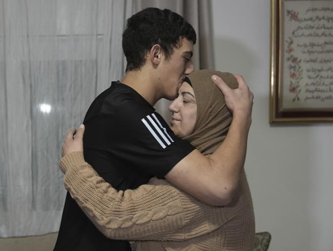 Live updates | Israel releases 30 prisoners after Hamas frees 12 hostages in extended truce deal | iNFOnews.ca Live updates | Israel releases 30 prisoners after Hamas frees 12 hostages in extended truce deal | iNFOnews.ca