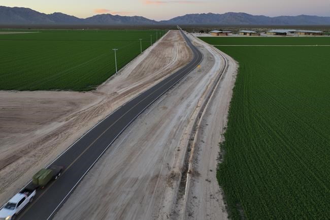 Tensions are bubbling up at thirsty Arizona alfalfa farms as foreign firms exploit unregulated water | iNFOnews.ca Tensions are bubbling up at thirsty Arizona alfalfa farms as foreign firms exploit unregulated water | iNFOnews.ca