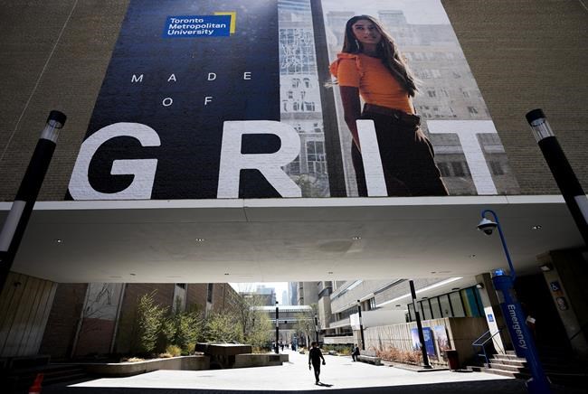 Twenty-five per cent of Canadians believe a degree is necessary for economic success | iNFOnews.ca Twenty-five per cent of Canadians believe a degree is necessary for economic success | iNFOnews.ca