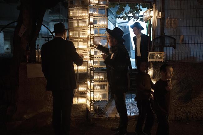 Jewish Canadians to celebrate Hanukkah publicly, even as antisemitism rises | iNFOnews.ca