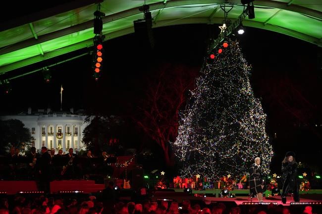 Biden lights the National Christmas Tree, taking his turn to bring holiday spirit to Washington | iNFOnews.ca