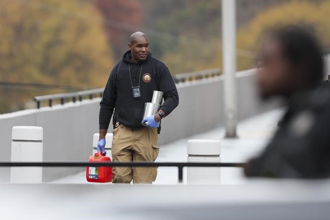 Protester critically injured after setting self on fire outside Israeli consulate in Atlanta | iNFOnews.ca Protester critically injured after setting self on fire outside Israeli consulate in Atlanta | iNFOnews.ca