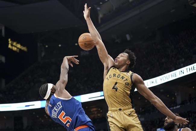 Raptors forward Barnes wears signed Sinclair kit as tribute to Canadian soccer legend | iNFOnews.ca