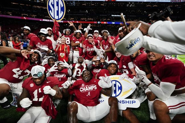 No. 8 Alabama knocks off No. 1 Georgia 27-24 for SEC title. Both teams await postseason fate | iNFOnews.ca No. 8 Alabama knocks off No. 1 Georgia 27-24 for SEC title. Both teams await postseason fate | iNFOnews.ca