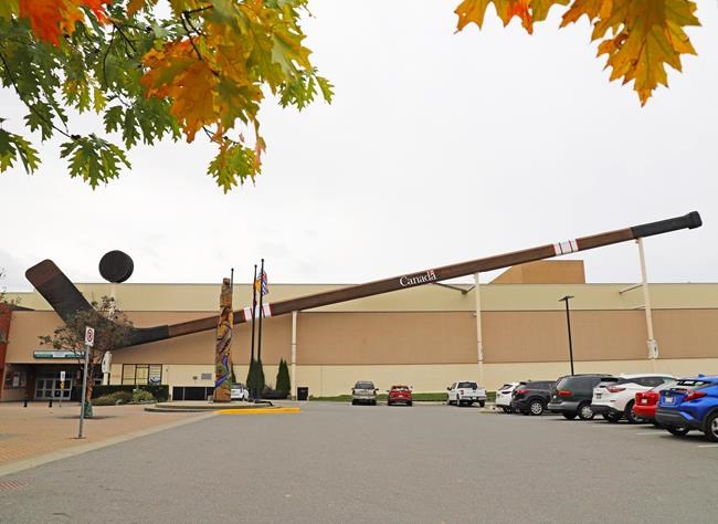 B.C. community prepares to stickhandle removal of world's largest hockey stick | iNFOnews.ca B.C. community prepares to stickhandle removal of world's largest hockey stick | iNFOnews.ca