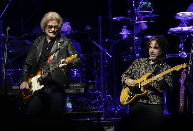 What to know about the Hall & Oates legal fight, and the business at stake behind all that music | iNFOnews.ca