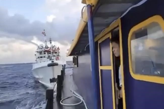 Philippines says Chinese coast guard used water cannons against its vessels for a second day | iNFOnews.ca Philippines says Chinese coast guard used water cannons against its vessels for a second day | iNFOnews.ca