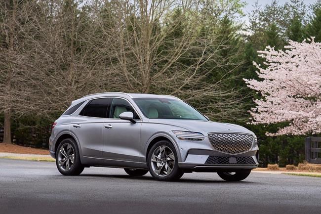 Edmunds compares the Mercedes-Benz GLC and Genesis GV70 luxury SUVs | iNFOnews.ca